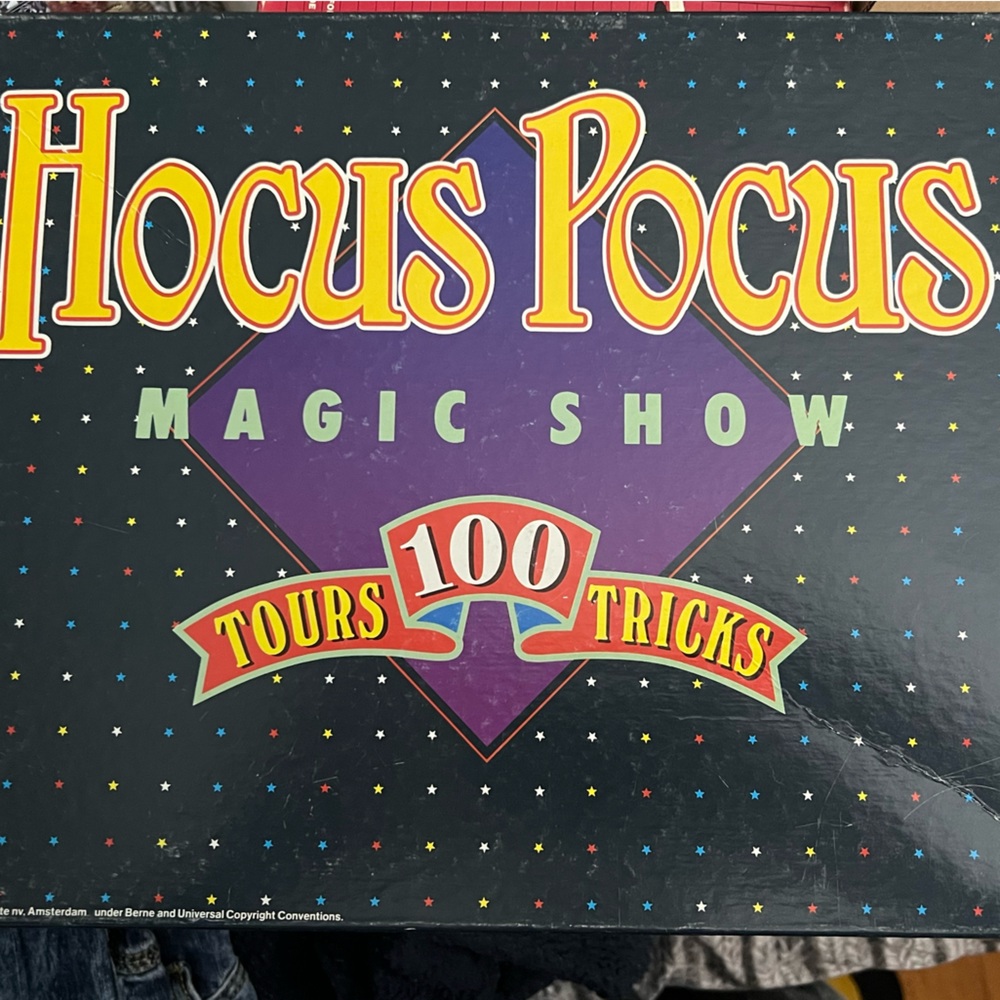 Hocus Pocus magic Show game 1988 check photo for contents ! Vintage magic game